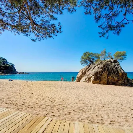 Sleeps 9 Pool Wifi Villa Lloret de Mar