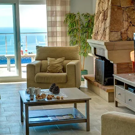 Sleeps 9 Pool Wifi Villa
