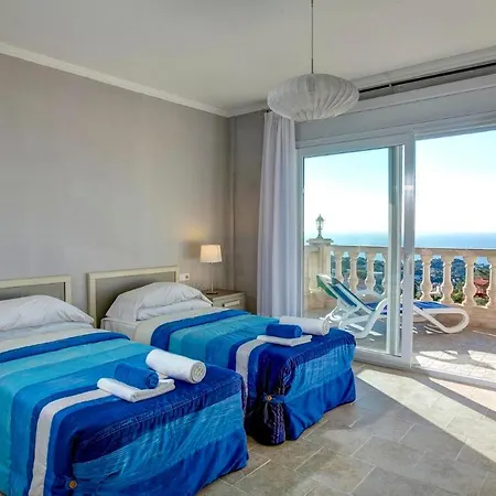 Sleeps 9 Pool Wifi *