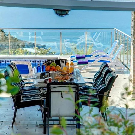 Sleeps 9 Pool Wifi Lloret de Mar
