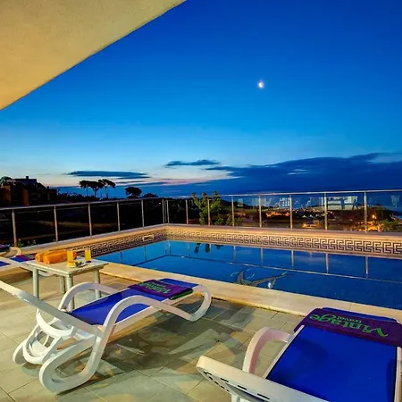 Sleeps 9 Pool Wifi Vila *