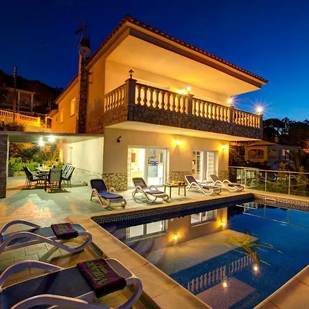 Sleeps 9 Pool Wifi Vila Lloret de Mar